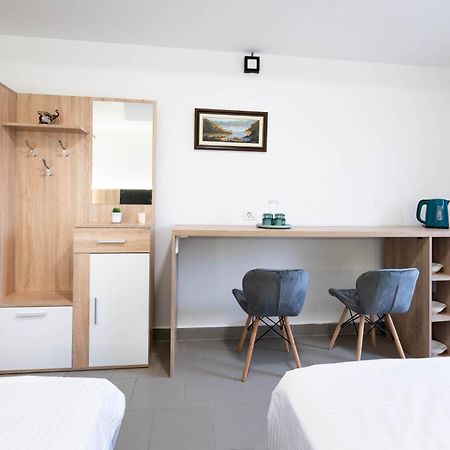 Studio Apartment Cudo Nevidjeno Karuc Εξωτερικό φωτογραφία