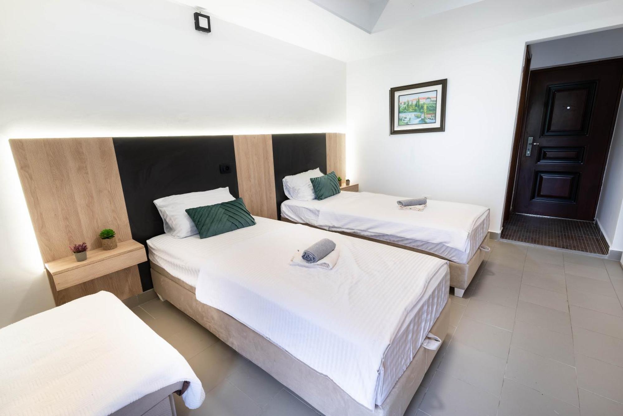 Studio Apartment Cudo Nevidjeno Karuc Εξωτερικό φωτογραφία