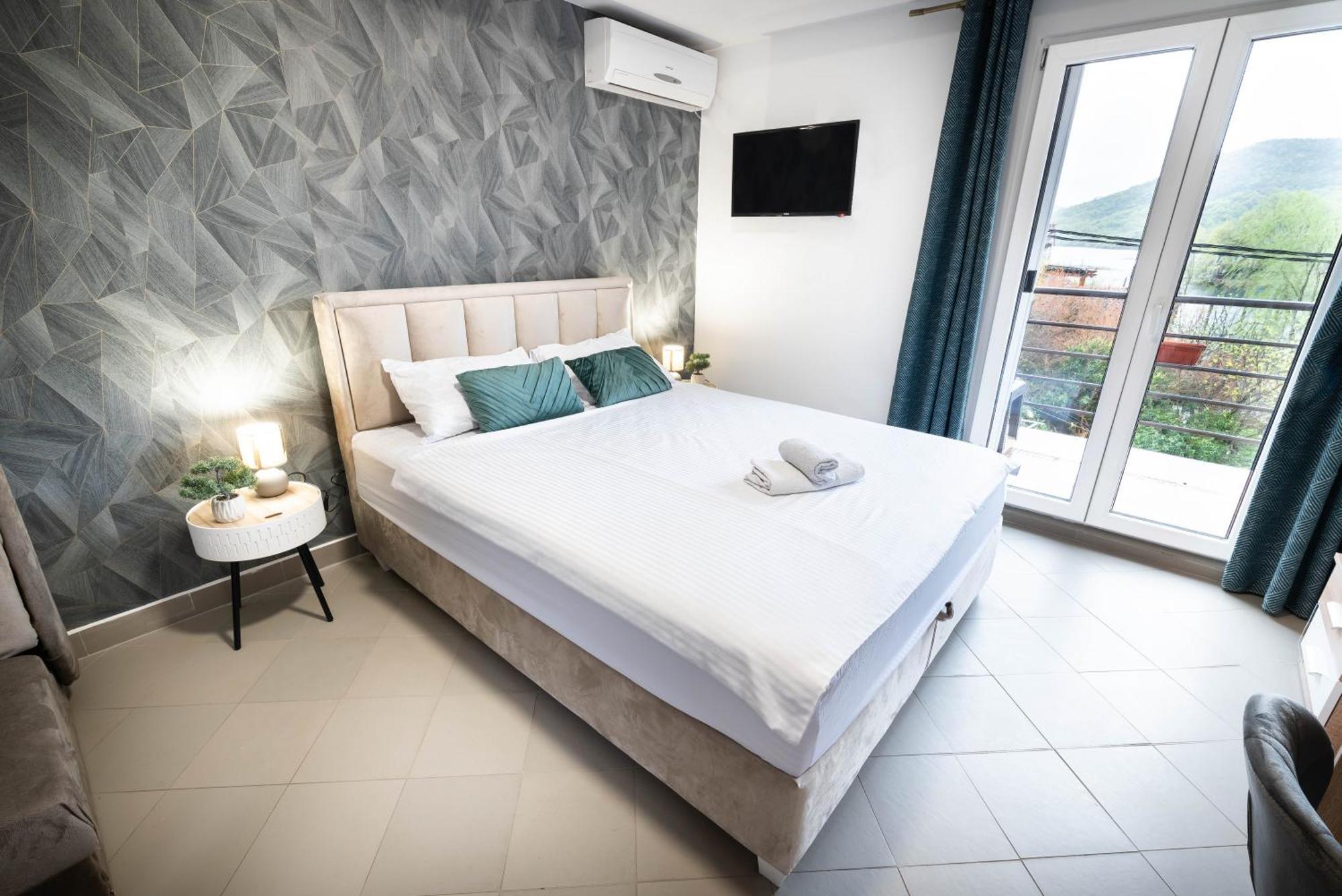 Studio Apartment Cudo Nevidjeno Karuc Εξωτερικό φωτογραφία