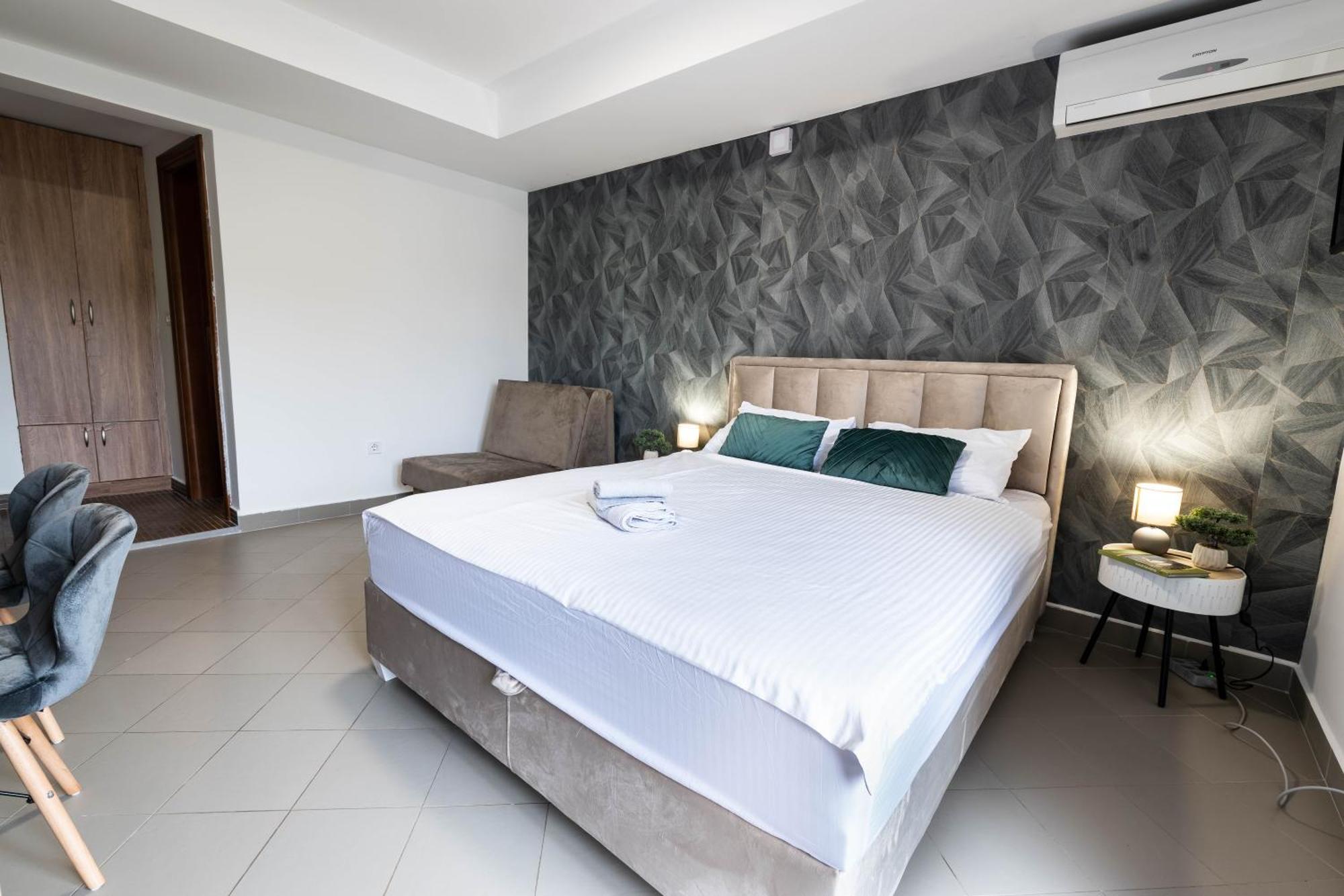Studio Apartment Cudo Nevidjeno Karuc Εξωτερικό φωτογραφία