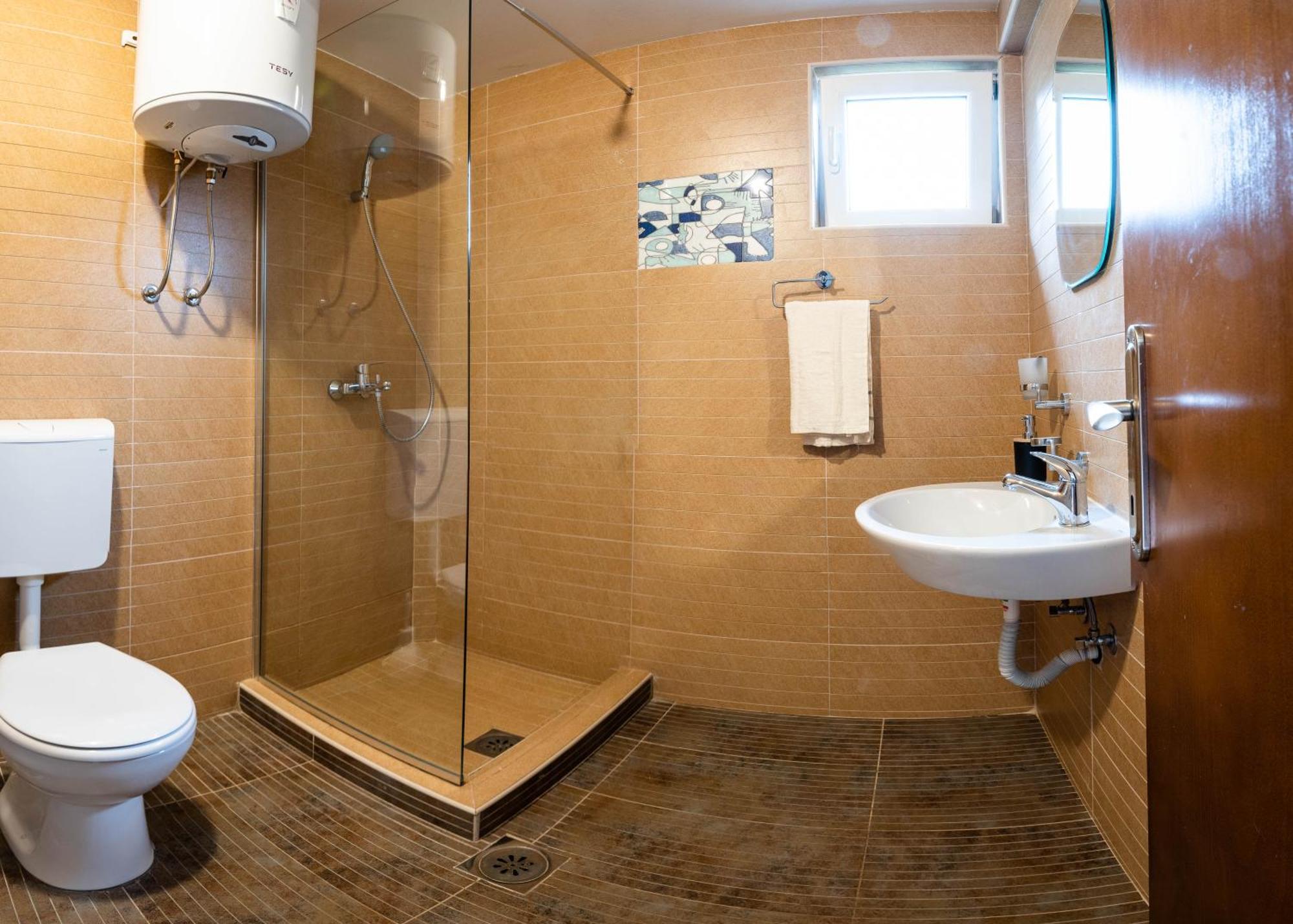 Studio Apartment Cudo Nevidjeno Karuc Εξωτερικό φωτογραφία